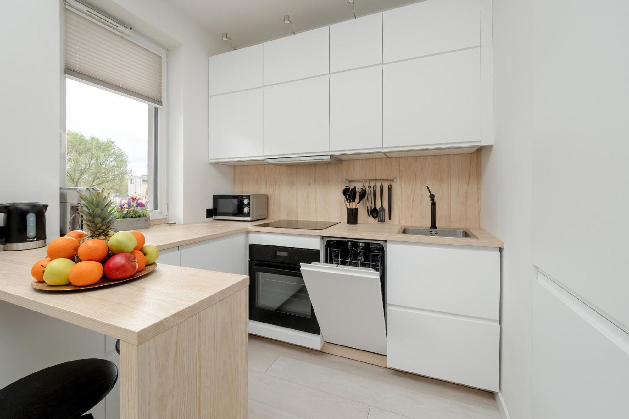 Bright With Balcony Close To The Poniatowski Park By Renters Apartament *