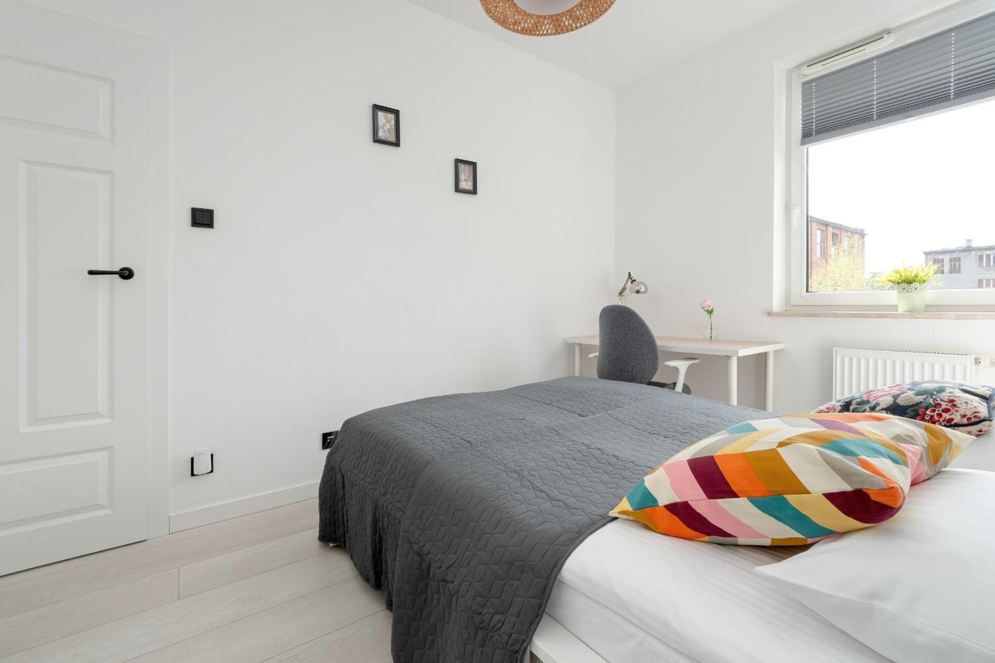Bright With Balcony Close To The Poniatowski Park By Renters Apartament